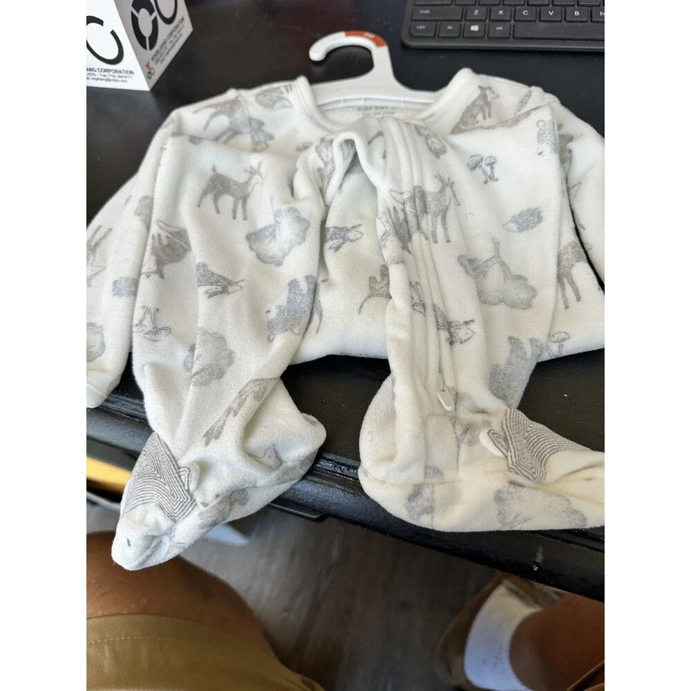 carters newborn onesee 9m